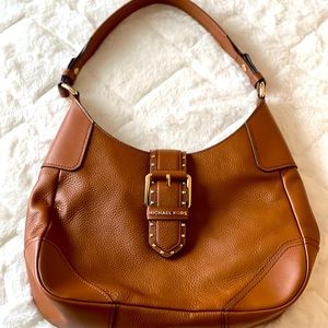 Michael Kors Lillian Medium Shoulder Bag